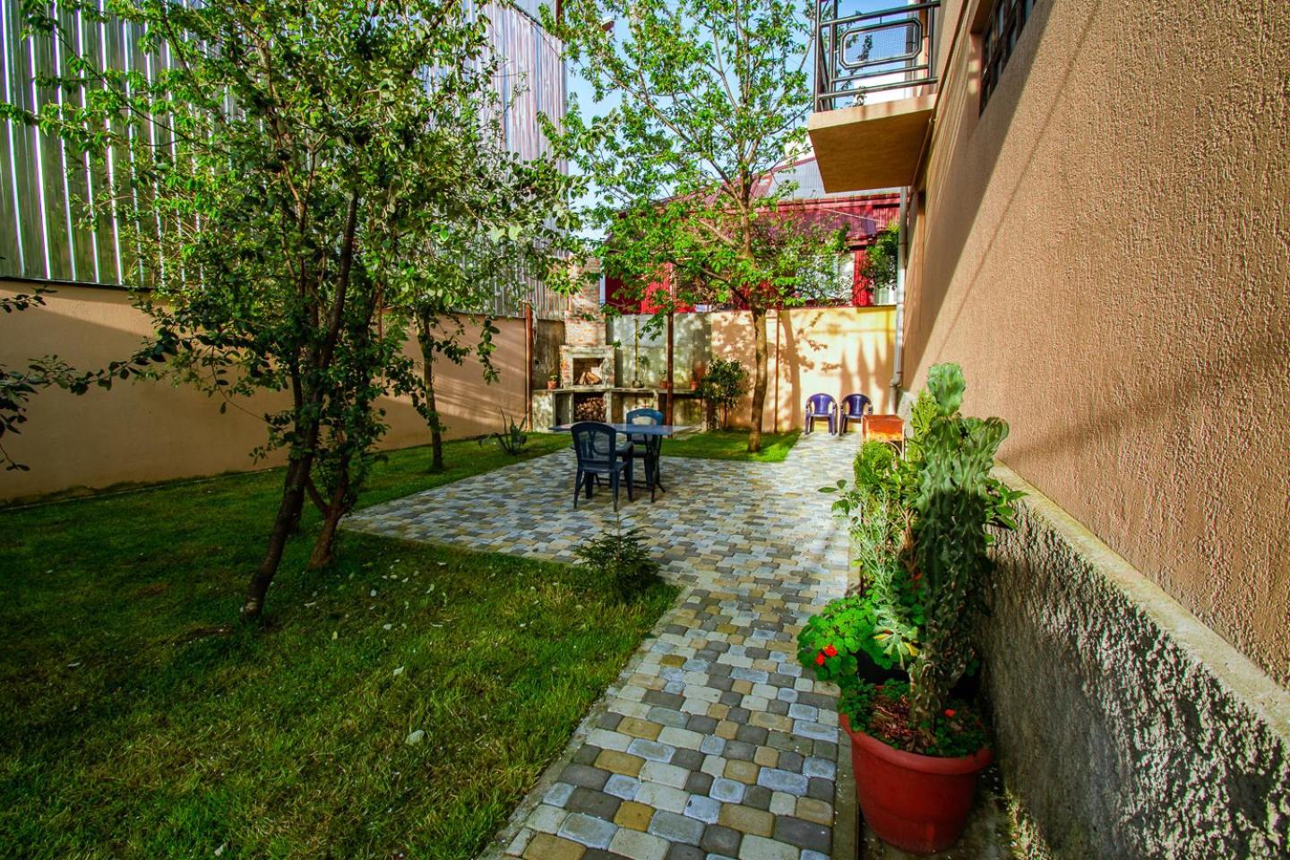 NaNa's Guesthouse Batoumi Extérieur photo